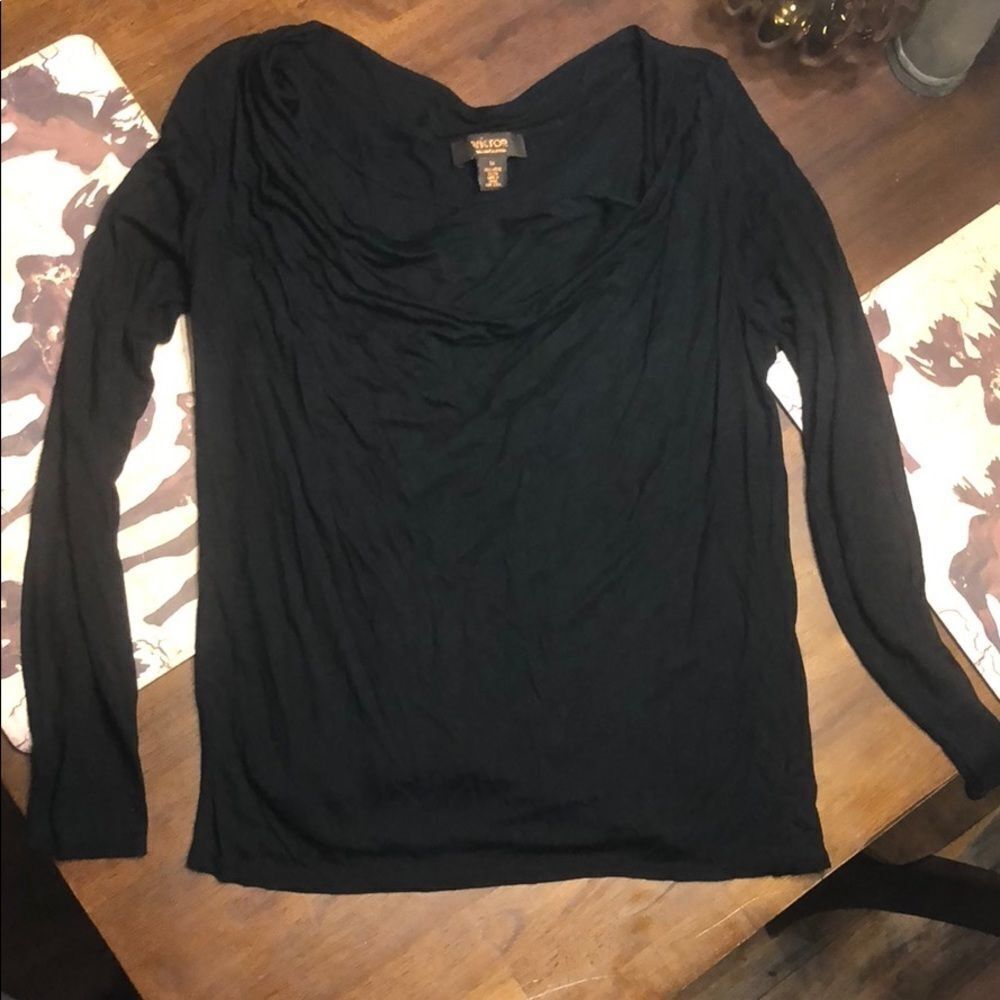 Victor Alfaro top M (#915)